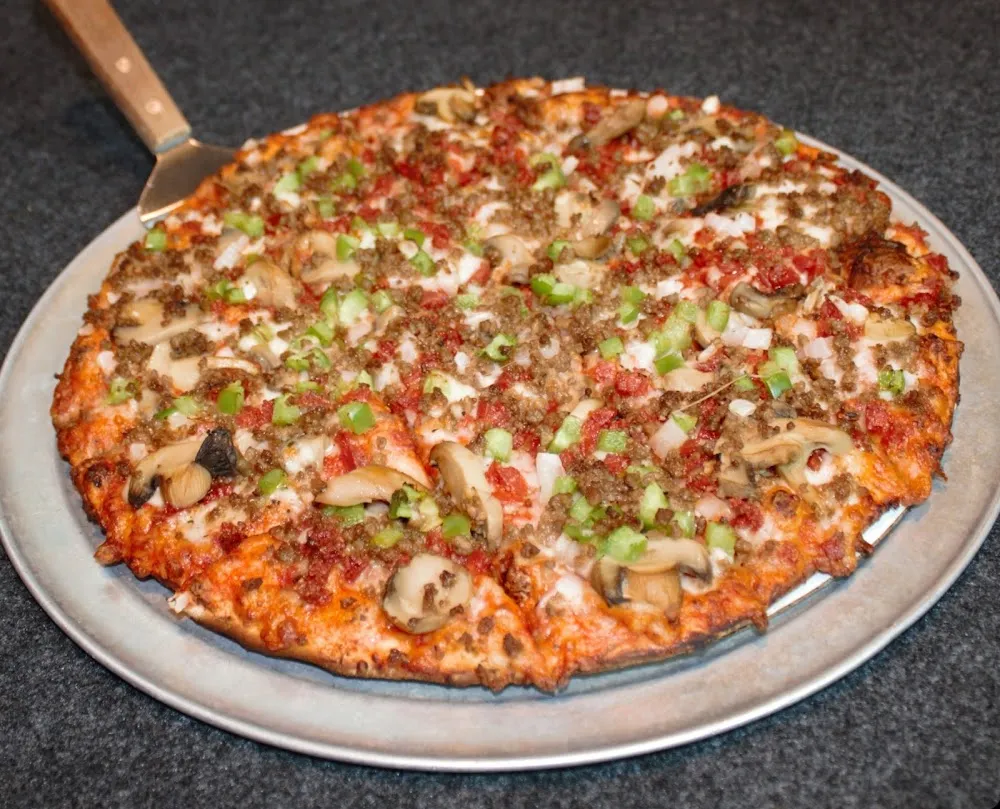 Deluxe Pizza